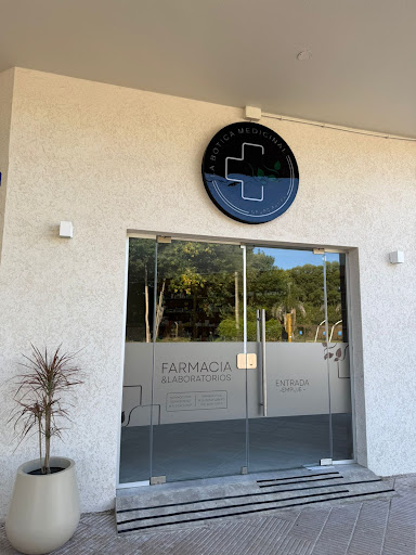 Farmacia y laboratorios La Botica Medicinal